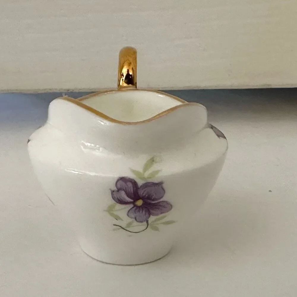 Maruri Masterpiece mini vintage creamer